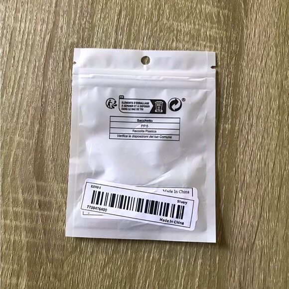 NEW … Simple Silver Bar Necklace - Picture 7 of 7